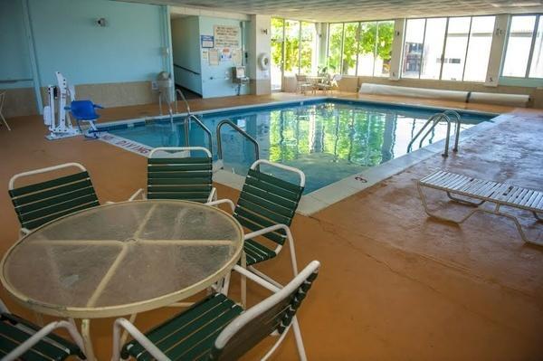 Broadview Inn Suites เกลส์เบิร์ก ภายนอก รูปภาพ