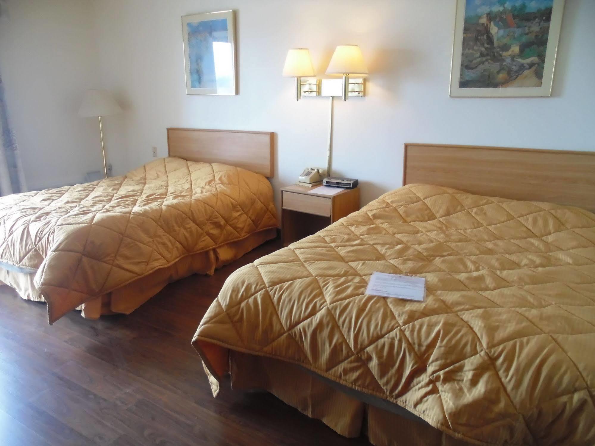 Broadview Inn Suites เกลส์เบิร์ก ภายนอก รูปภาพ